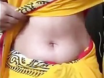 Bhabi show her big tits