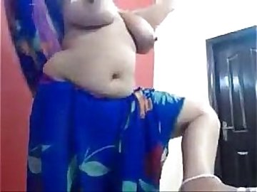 sexy horny aunty show boobs and ass on cam