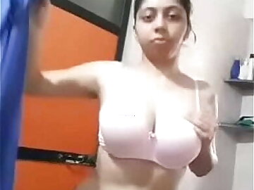 Indian girl selfie and big ass showing in bathroom